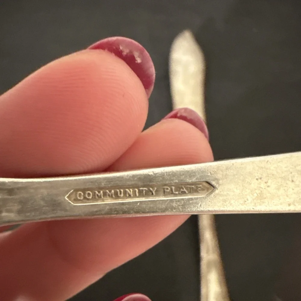 2 Vintage Silverplated Butter‎ Knives Different Brands/Styles-Silverplate